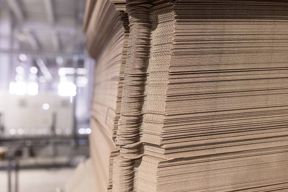 Cómo influye la calidad del cartón en la resistencia de las cajas