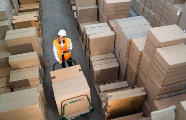 Cómo evitar quiebres de stock con un distribuidor de cajas de cartón