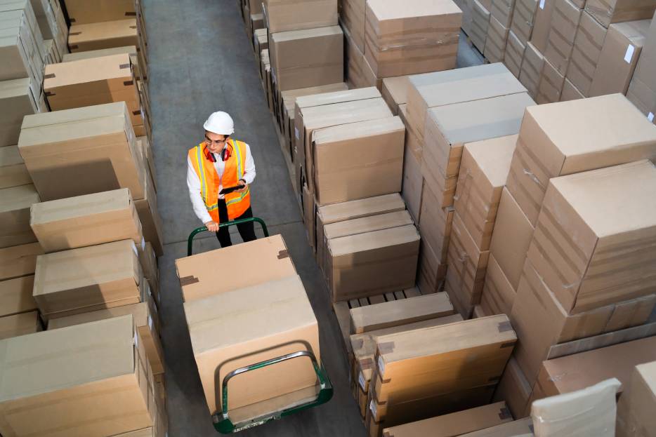 Cómo evitar quiebres de stock con un distribuidor de cajas de cartón