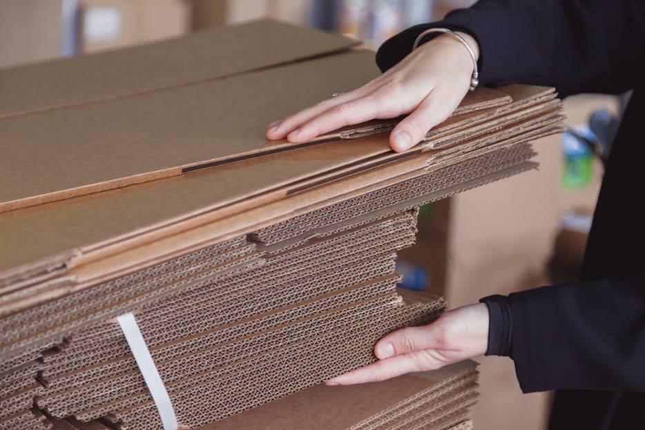 stock de cajas de cartón sin armar