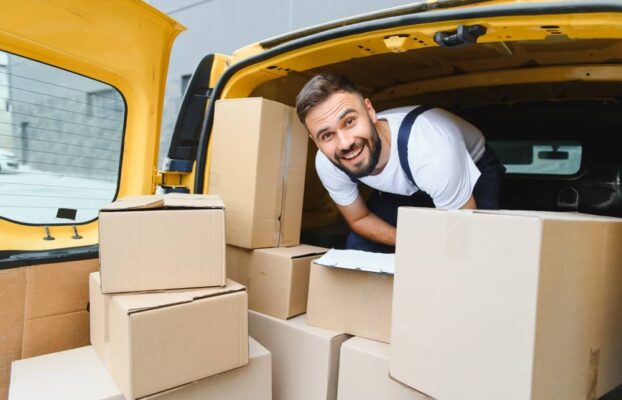 Caja regular de cartón: cuándo conviene para empresas